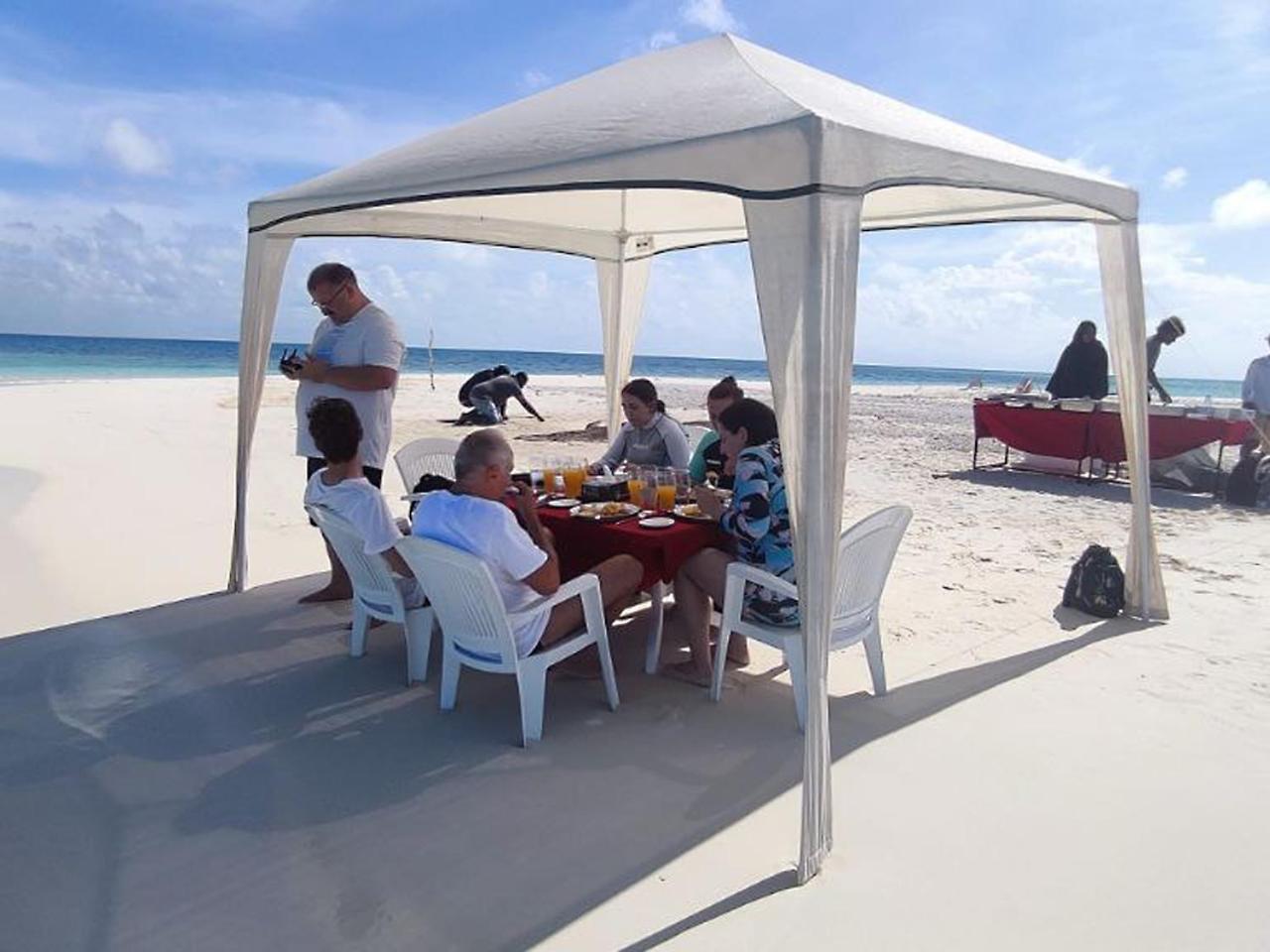 Rindali - The Speedboat From Male To The Hotel Departs At 1130 Every Monday Thursday And Saturday And From The Hotel To Male At 0630 And Five Domestic Flights Are Available Every Day Олувели - Атолл Даалу Экстерьер фото